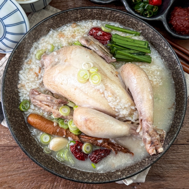 26년전통맛집 국내산 가마솥 누룽지 수제 삼계탕 1kg