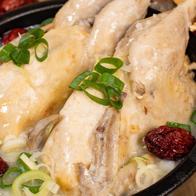 100%국내산! 여름보양식 가성비 甲 누룽지삼계백숙 삼계탕(800g)